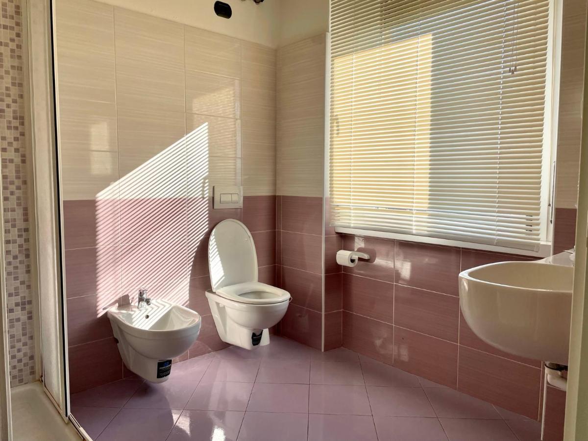 La Gloria Rho Private Rooms Only מראה חיצוני תמונה