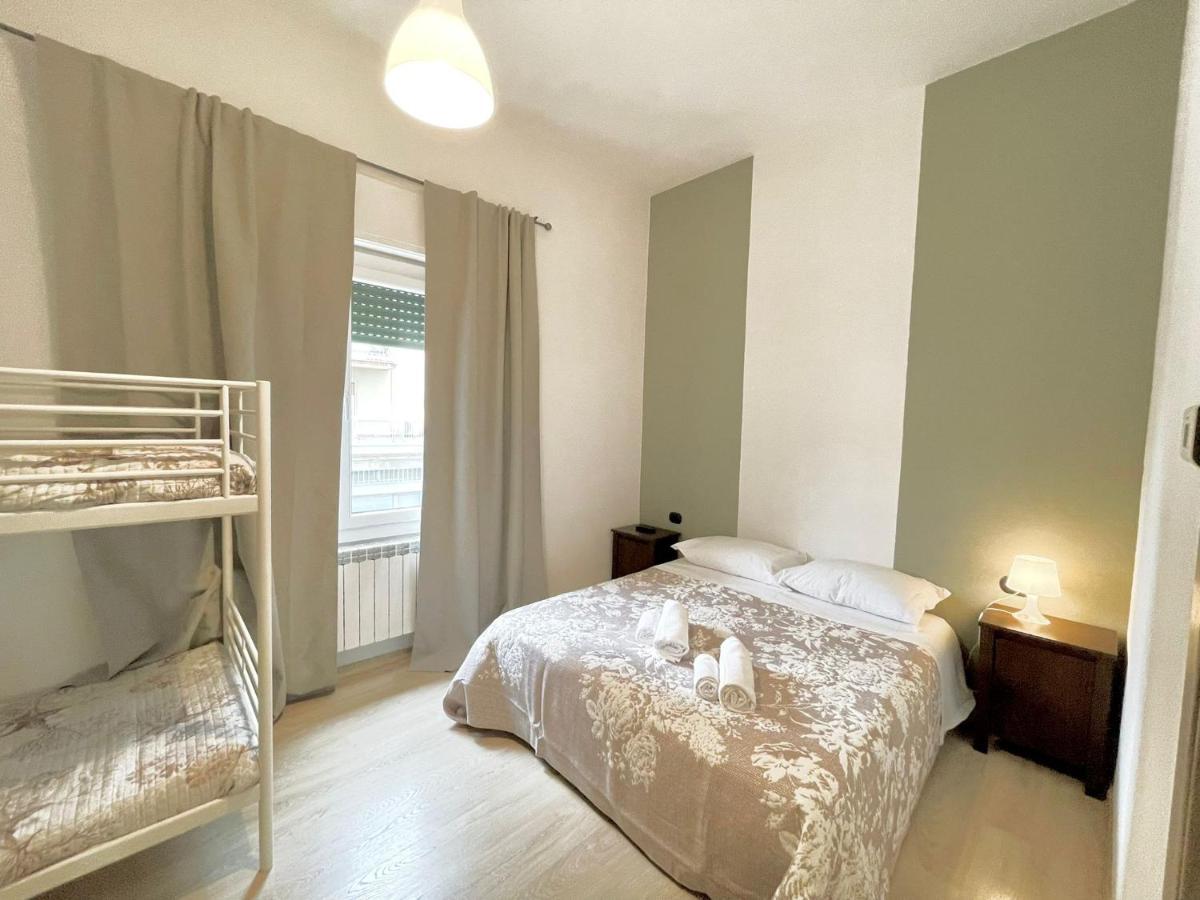 La Gloria Rho Private Rooms Only מראה חיצוני תמונה