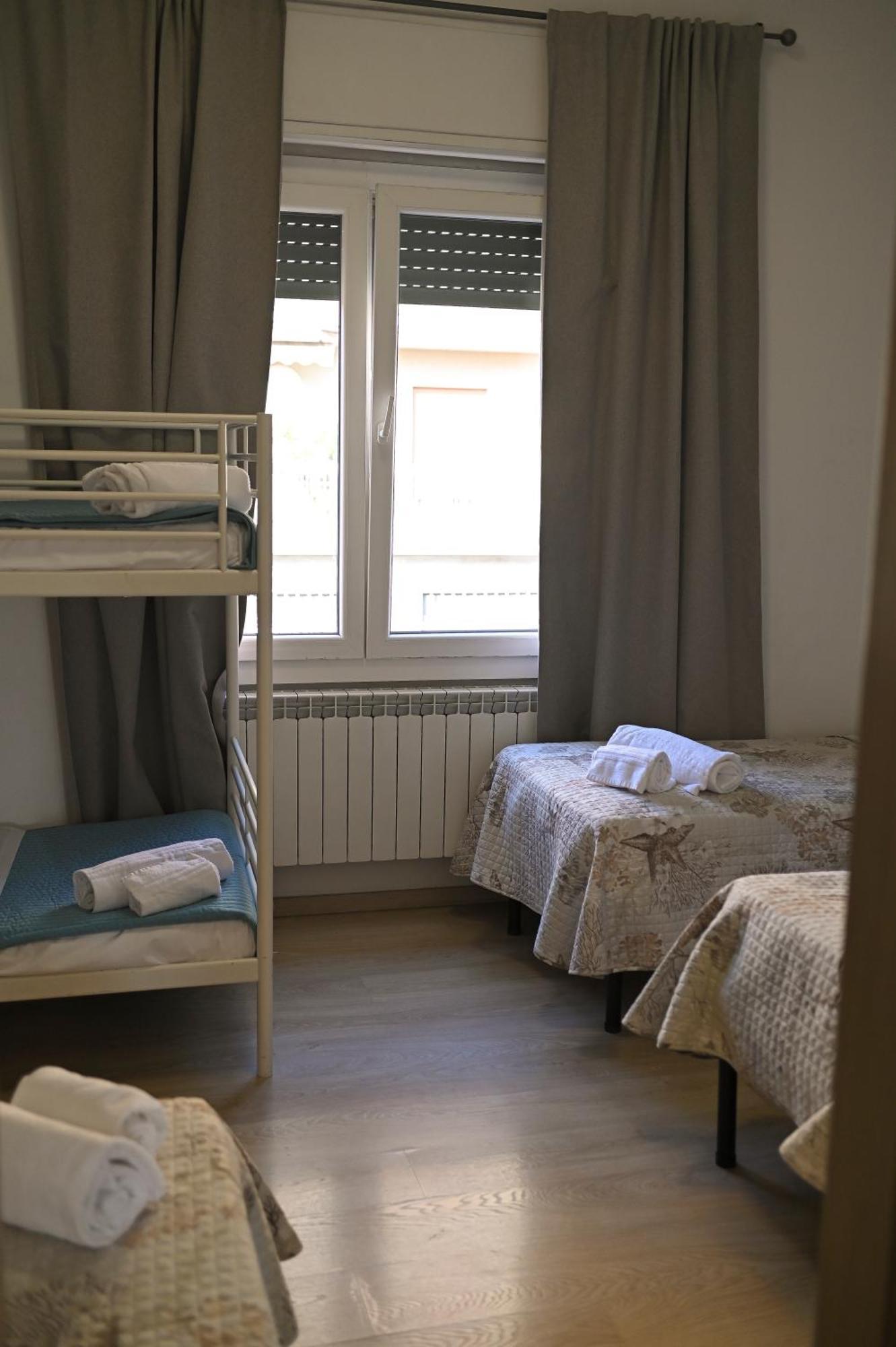 La Gloria Rho Private Rooms Only מראה חיצוני תמונה