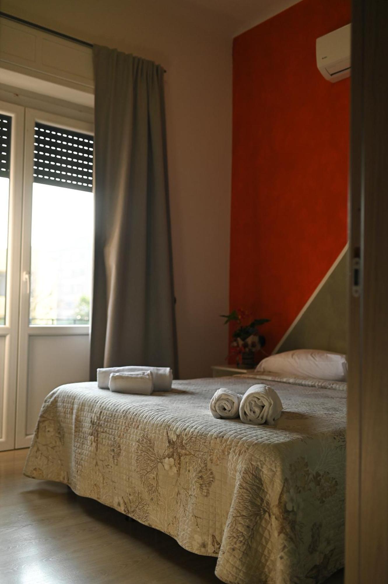 La Gloria Rho Private Rooms Only מראה חיצוני תמונה