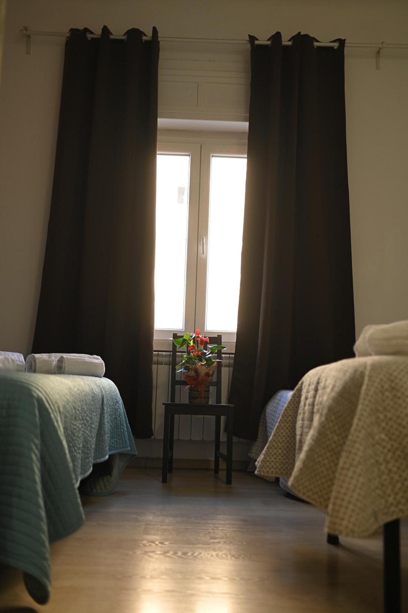La Gloria Rho Private Rooms Only מראה חיצוני תמונה