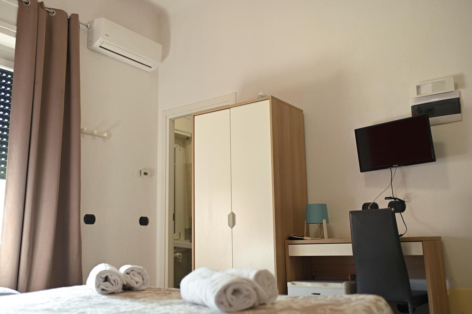La Gloria Rho Private Rooms Only מראה חיצוני תמונה
